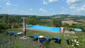 Villa with private swimming pool and private garden in quiet area, panoramic views, Radicondoli